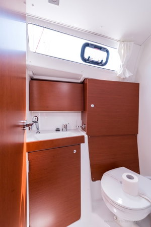 Oceanis 35.1 „BELA“ – fotka 24