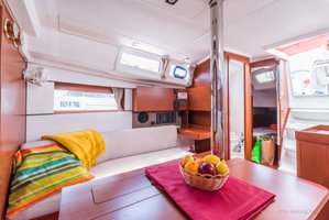 Oceanis 35.1 „BELA“ – fotka 31