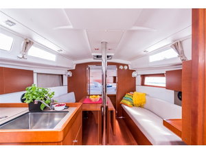 Oceanis 35.1 „BELA“ – fotka 2