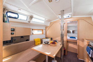 Oceanis 38 „RUSALKA“ – fotka 4