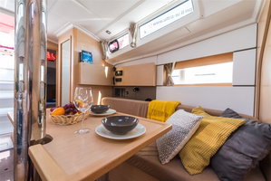 Oceanis 38 „RUSALKA“ – fotka 5