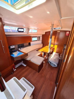 Oceanis 35.1 „LAMPUGA“ – fotka 12