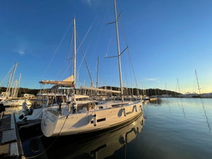 Dufour 530 „Medea - Water maker, Solar Panel“ – fotka 2