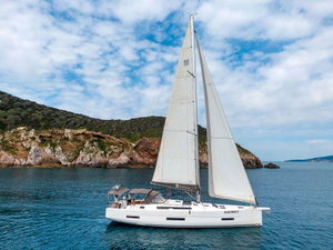 Dufour 530 „Medea - Water maker, Solar Panel“ – fotka 1