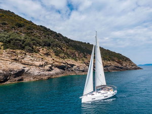 Dufour 530 „Thea - A/C, Generator, Water maker, Solar Panel“ – fotka 24
