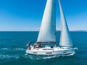 Dufour 530 „Cassiopea - A/C, Generator, Water maker, Solar Panel“ – fotka 23