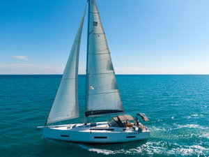 Dufour 530 „Cassiopea - A/C, Generator, Water maker, Solar Panel“ – fotka 20