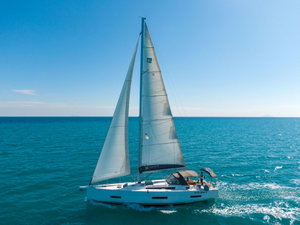 Dufour 530 „Cassiopea - A/C, Generator, Water maker, Solar Panel“ – fotka 21