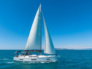 Dufour 530 „Cassiopea - A/C, Generator, Water maker, Solar Panel“ – fotka 24