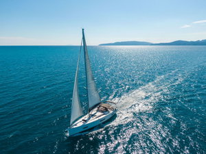 Dufour 530 „Cassiopea - A/C, Generator, Water maker, Solar Panel“ – fotka 18