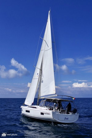 Oceanis 51.1 „Jack - Water maker, Solar Panel“ – fotka 12