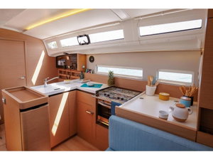 Sun Odyssey 410 „TENTO“ – fotka 8