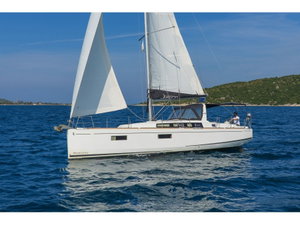 Oceanis 38.1 „Philyra“ – fotka 1