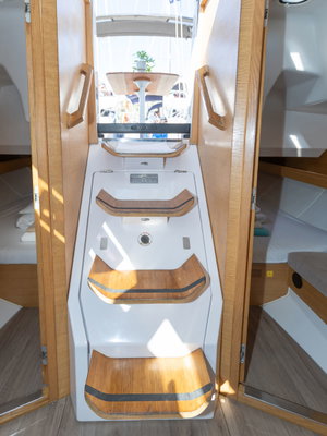 Elan E5 „LINA 2020 (new sails 2024., air condition)“ – fotka 20