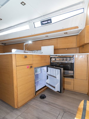 Elan E5 „LINA 2020 (new sails 2024., air condition)“ – fotka 15