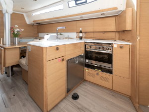 Elan E5 „LINA 2020 (new sails 2024., air condition)“ – fotka 8