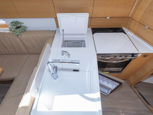 Elan E5 „LINA 2020 (new sails 2024., air condition)“ – fotka 16