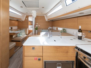 Elan E5 „LINA 2020 (new sails 2024., air condition)“ – fotka 7