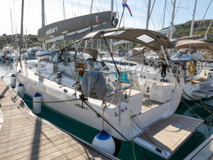 Elan E5 „LINA 2020 (new sails 2024., air condition)“ – fotka 1
