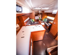 Dufour 350