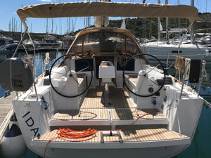 Dufour 350