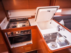 Dufour 350