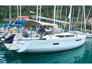 Sun Odyssey 479 „Black Kiss“ – fotka 1