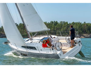 Oceanis 30.1 „Carina“ – fotka 1