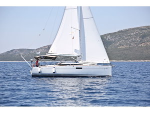 Sun Odyssey 349 „Dynamene“ – fotka 1