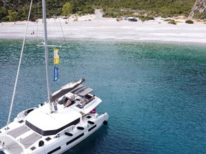 Dufour 48 Catamaran „Blue Horizon - Skippered“ – fotka 1