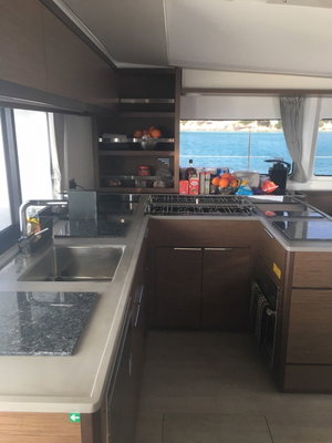 Lagoon 46 „Margeo XVII (A/C - Generator - Water Maker - dishwasher)“ – fotka 4