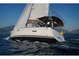 Sun Odyssey 389 „Gin Fizz“ – fotka 1