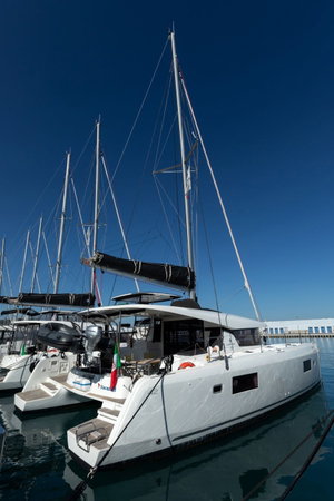 Lagoon 42 „Nacatuli - Standard line“ – fotka 8