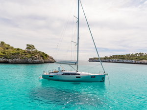 Oceanis 41.1 „Hydros - Standard line“ – fotka 1