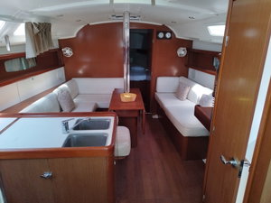 Oceanis 37 „MINA "Sails 2025"“ – fotka 2