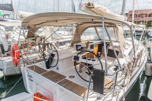 Dufour 360 GL „Smile Planet“ – fotka 1
