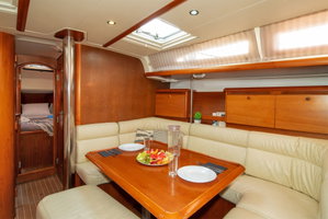 Sun Odyssey 43