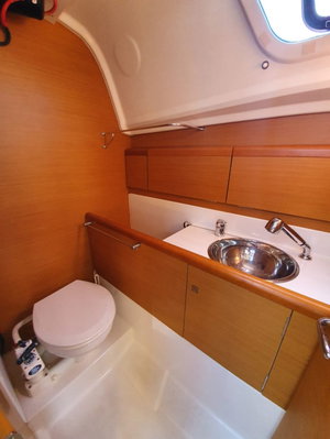 Sun Odyssey 33i „Aqua“ – fotka 3