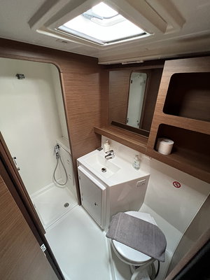 Lagoon 42 „AKTIS (air condition, generator, watermaker)“ – fotka 19