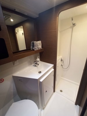 Lagoon 42 „AKTIS (air condition, generator, watermaker)“ – fotka 14