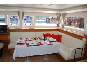 Lagoon 450 Flybridge „AMELIA (A/C, Generator, Watermaker)“ – fotka 2