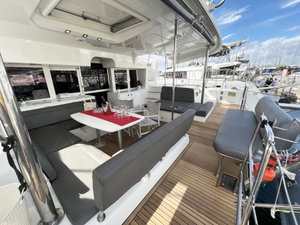 Lagoon 450 Flybridge „AMELIA (A/C, Generator, Watermaker)“ – fotka 14