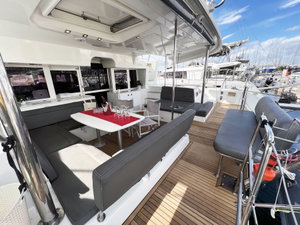 Lagoon 450 Flybridge „AMELIA (A/C, Generator, Watermaker)“ – fotka 15