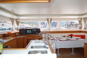 Lagoon 450 Flybridge „AMELIA (A/C, Generator, Watermaker)“ – fotka 8