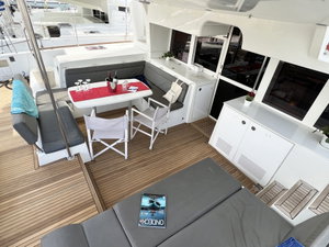 Lagoon 450 Flybridge „AMELIA (A/C, Generator, Watermaker)“ – fotka 17