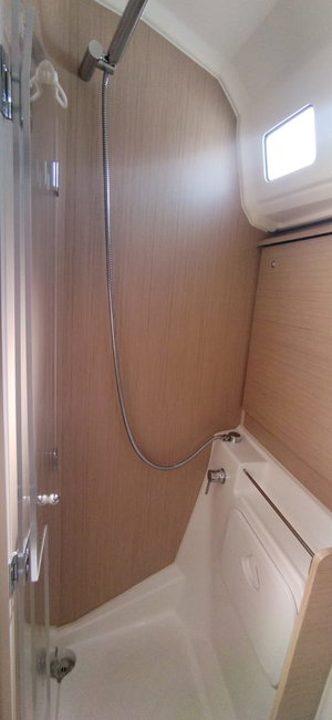 Oceanis 40.1 „FERRARI“ – fotka 4