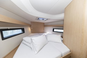 Bavaria C42 „Maraschino“ – fotka 3