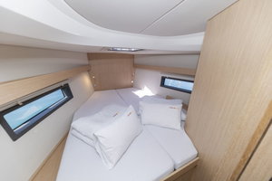 Bavaria C42 „Maraschino“ – fotka 5