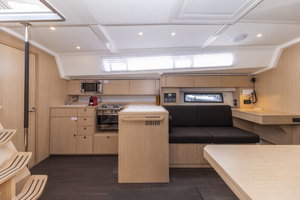 Bavaria C42 „Maraschino“ – fotka 19