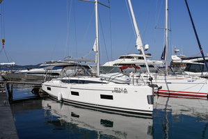 Bavaria C42 „Dna“ – fotka 4